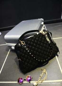 时尚与实用的完美融合 绱潮优品2015新款铆钉亮片手提单肩斜挎包